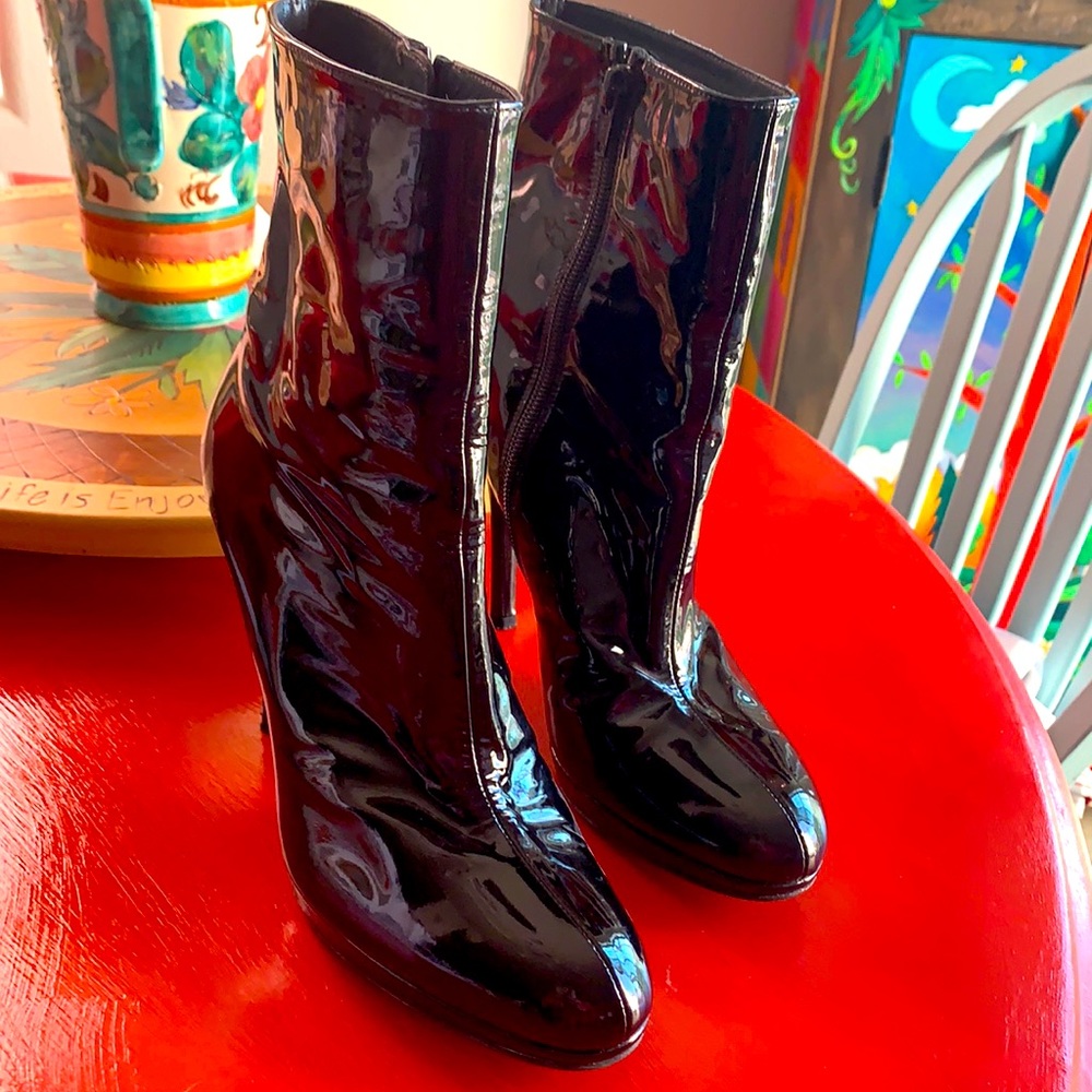Patent leather heel boots